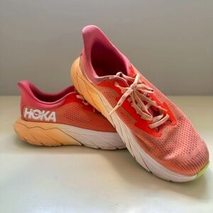 Hoka One One Arahi 7 Women's Size 9.5 Running Shoes - Stunning Coral and Orange